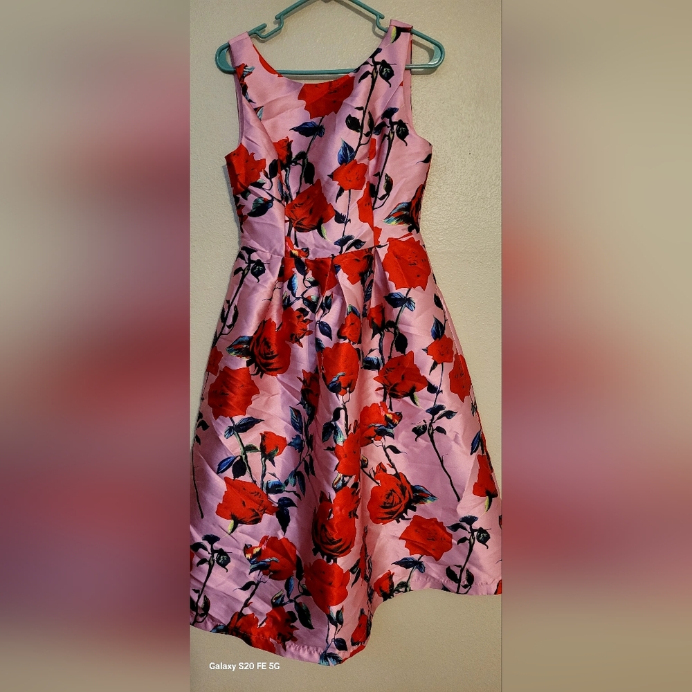 Elegant Floral Midi Dress - Red and Pink